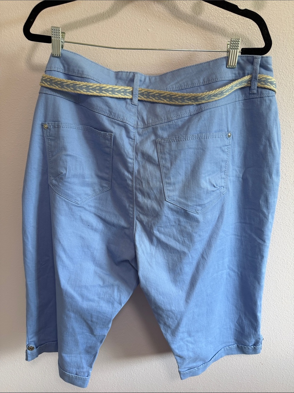 Gloria Vanderbilt Light Blue Capri Bermuda Shorts - Picture 9 of 10